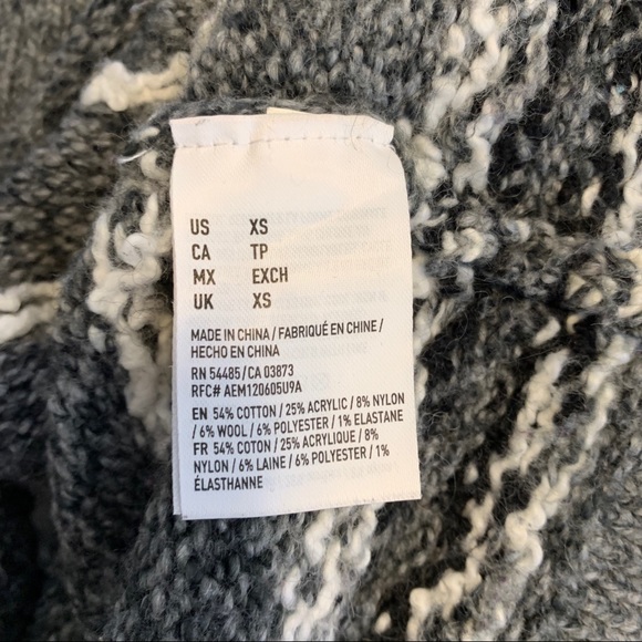 American Eagle Grey Geometric Pattern Sweater | XS - Picture 6 of 7